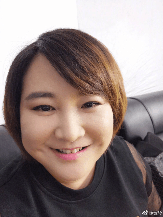 30岁张根硕一脸横肉发福胖成木艮石页短发造型撞脸贾玲