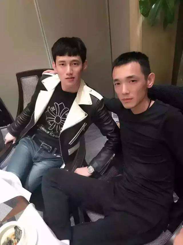 雨轩彻底与阿哲"对立",改马甲加入佑派,要和天佑签约!