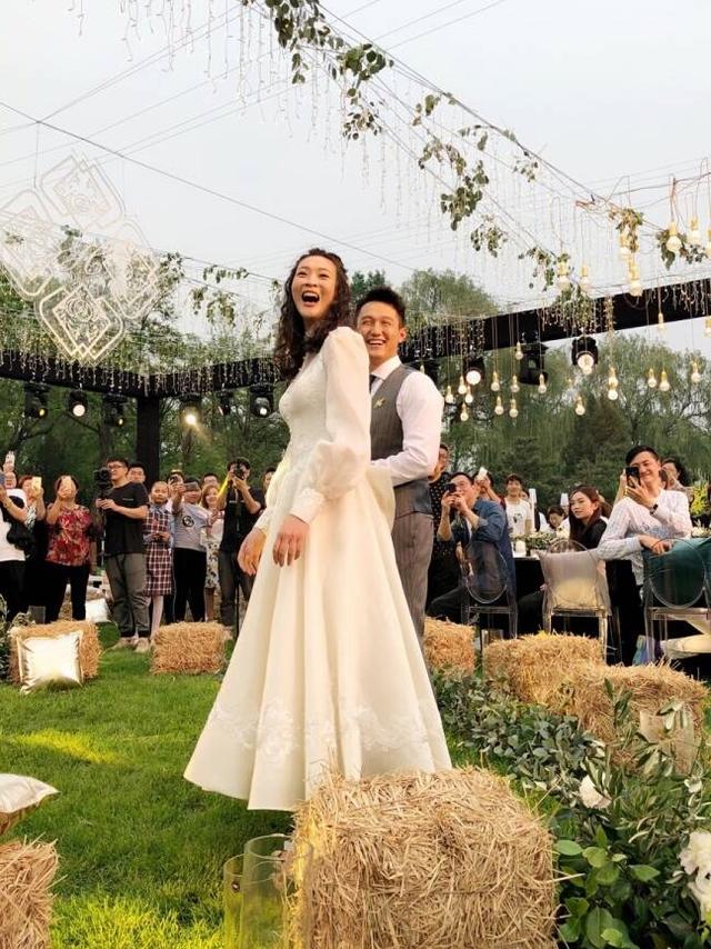 惠若琪,杨臻博新婚快乐!网友:郎才女貌超般配