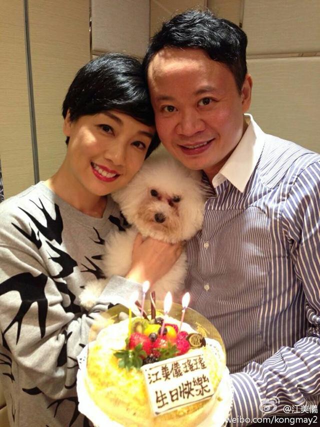 江美仪与吴君祥否认隐婚被曝光结婚证明,江美仪回应:当时喝醉了
