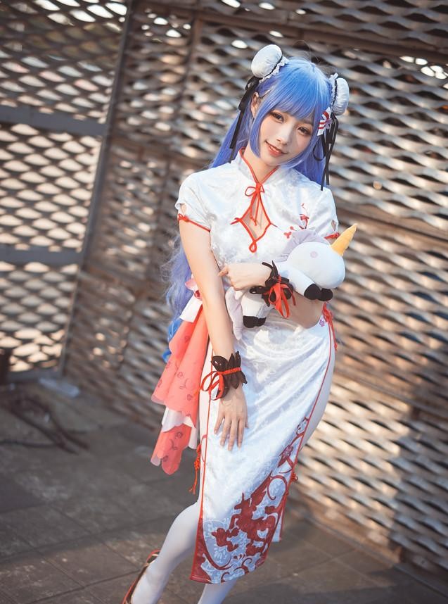 cos: 碧蓝航线, 白丝旗袍独角兽萝莉!|独角兽|萤火虫|旗袍_新浪新闻