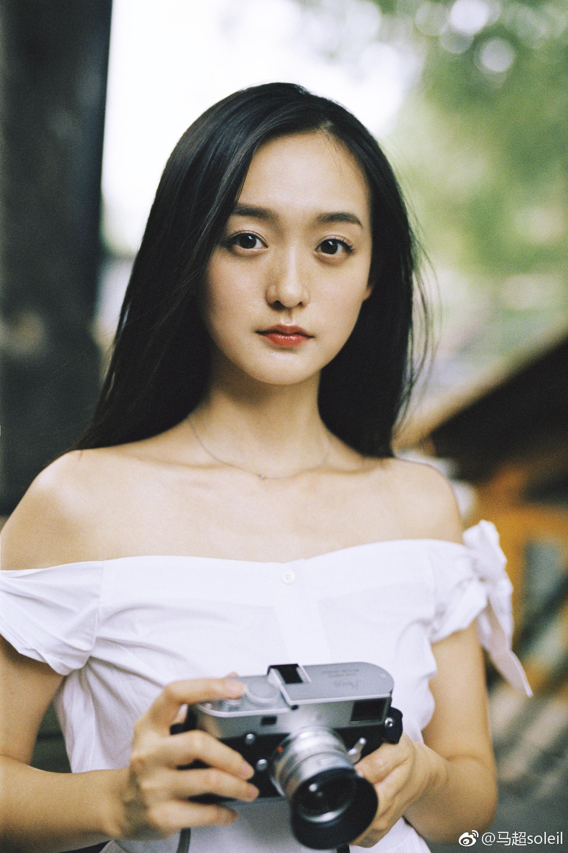 那个喜欢摄影的女孩出镜:|摄影|何泓姗|马超_新浪新闻