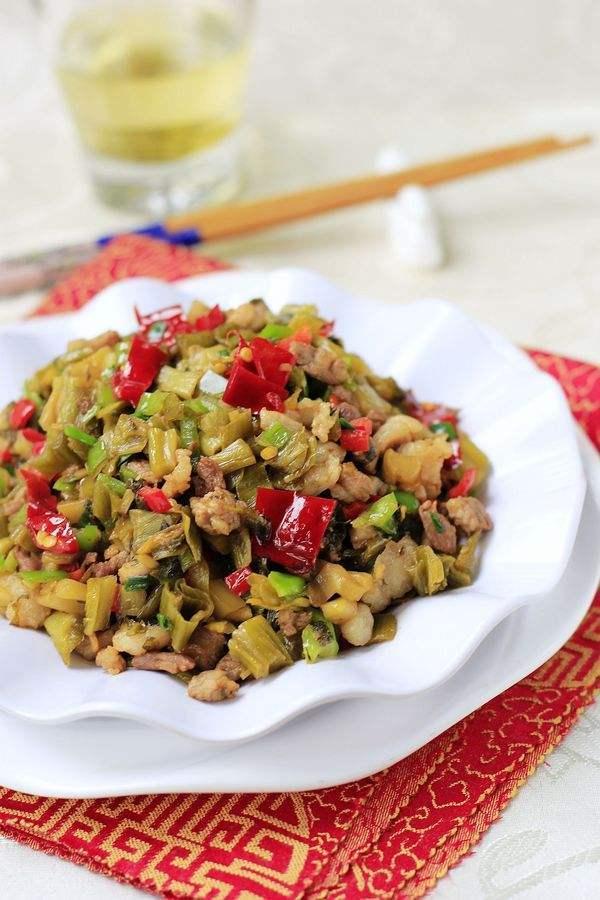 酸菜肉末来点下饭的夏季很合适