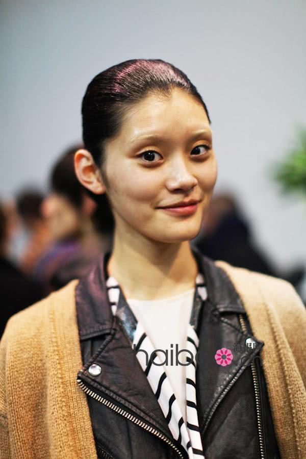 奚梦瑶未ps照片曝光超模的身材原来都是骗人的