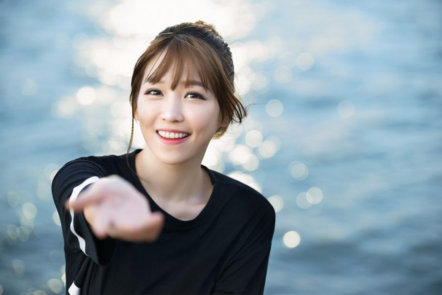 美女美图:治愈系清纯美女,笑容太甜了