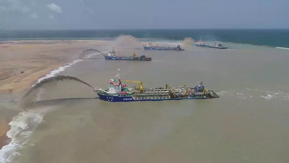 中国"造岛神器"现身印度洋 一座大型人工岛横空出现!