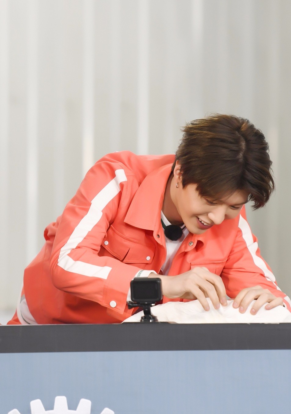 范丞丞综艺首秀 即兴说唱技能满点