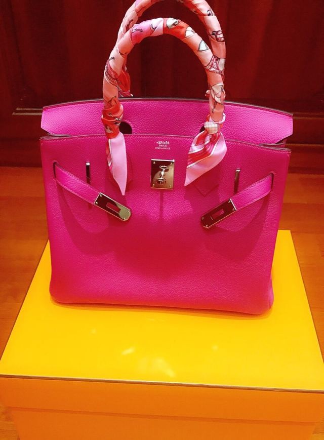 晒包满屏的爱马仕香奈儿还有各种限量款你们到底哪买的