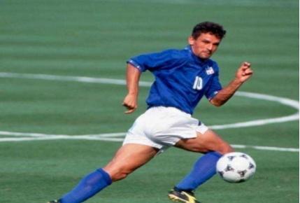 世界杯十大进球 范佩西鱼跃头球成经典