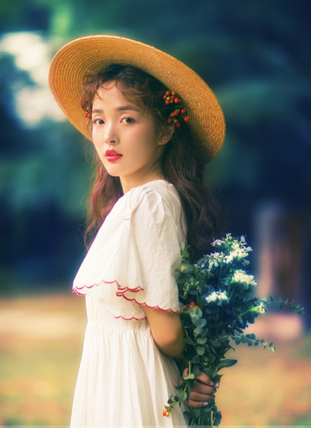 空灵气质水瓶座美女柔美朦胧感写真_新浪看点