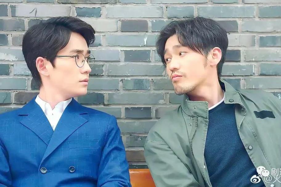 白宇朱一龙社会主义兄弟同走花路,爱情事业双丰收!