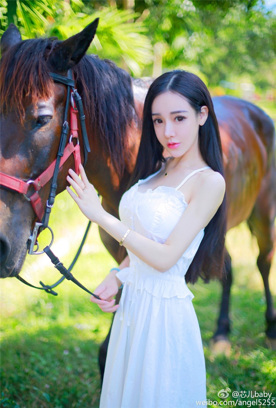 90后长发美女子芯baby唯美户外写真