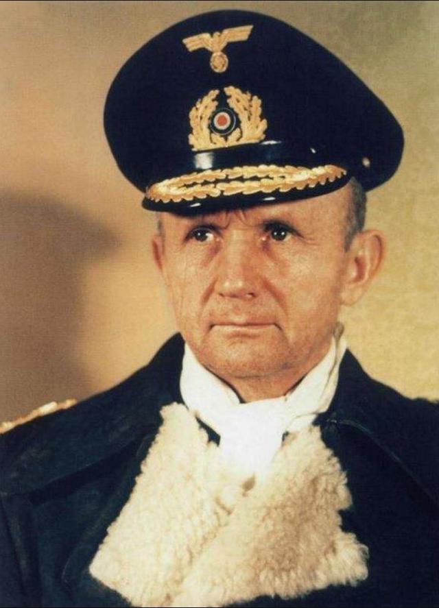 二战德国海军一大校,因为忘记自己制定的口令,被士兵给打死