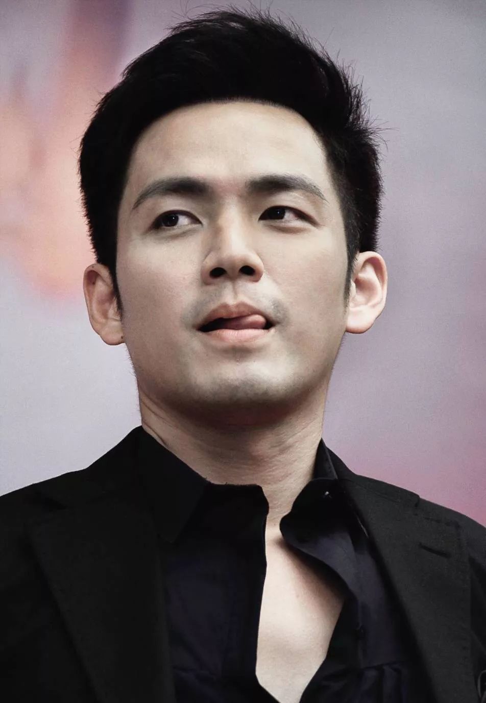 他是国民男神,片酬是江疏影的10倍,而网友却说