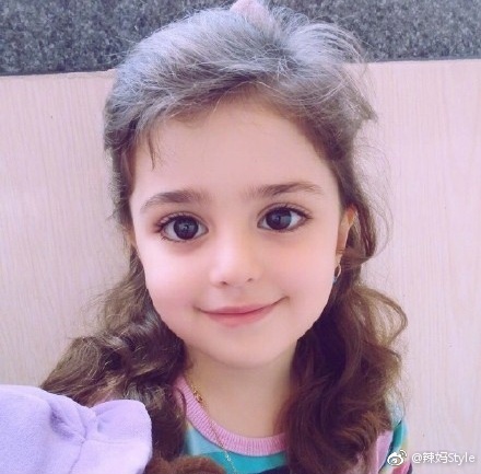 伊朗8岁小女孩mahdis,被外国网友们称为"全球最美女孩"