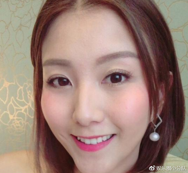 自从与相恋八年的女友胡杏儿分手之后就屡传绯闻,先是被传与杨峥以及