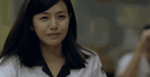 对很多男生来说,笑容甜美的沈佳宜是他们心中的白月光.