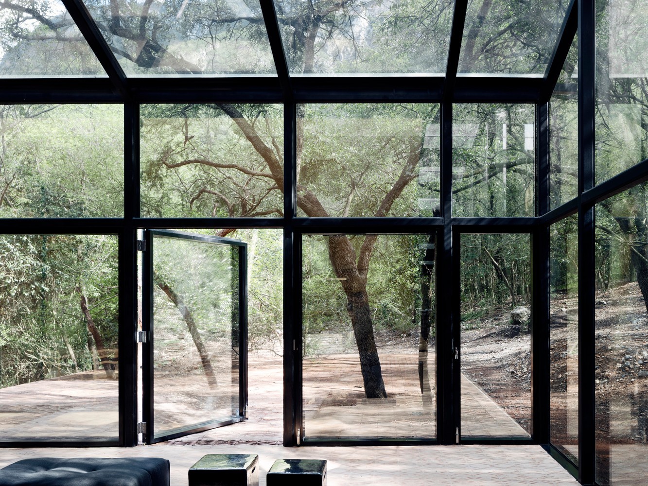 森林中的玻璃屋