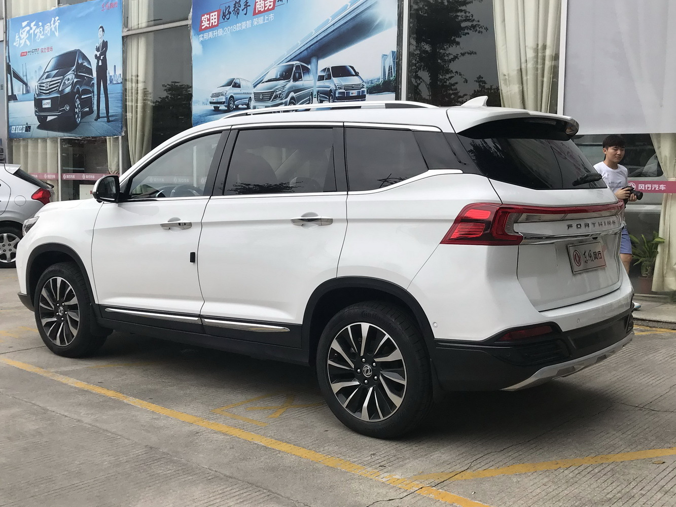 科技感十足 东风风行t5紧凑级suv将于9月上市