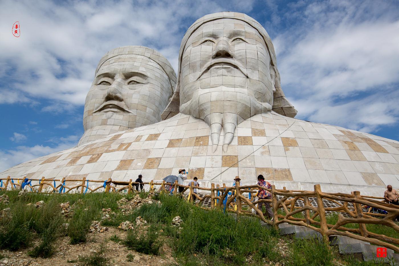 可汗山上那群远去的苍狼