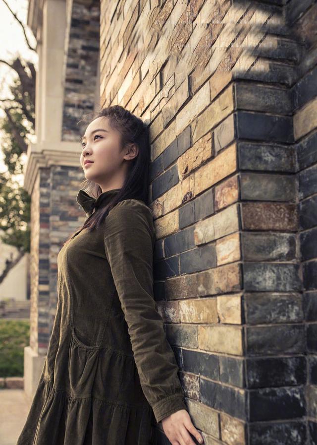 被爆瘦了的林妙可,发布一组森系写真,快围观到底瘦了没有