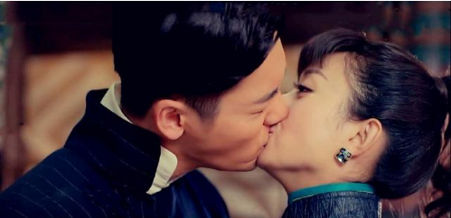 赵丽颖吻遍大半个娱乐圈男神,被问起生理反应,11字回答亮瞎众人