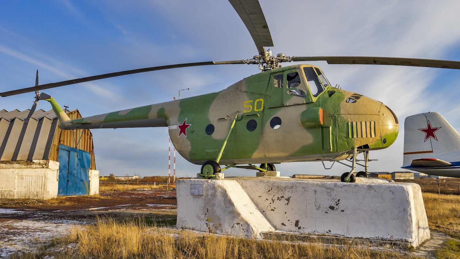 苏联的米-4直升机,我们国家直-5直升机的原型啊,现在已全退役了