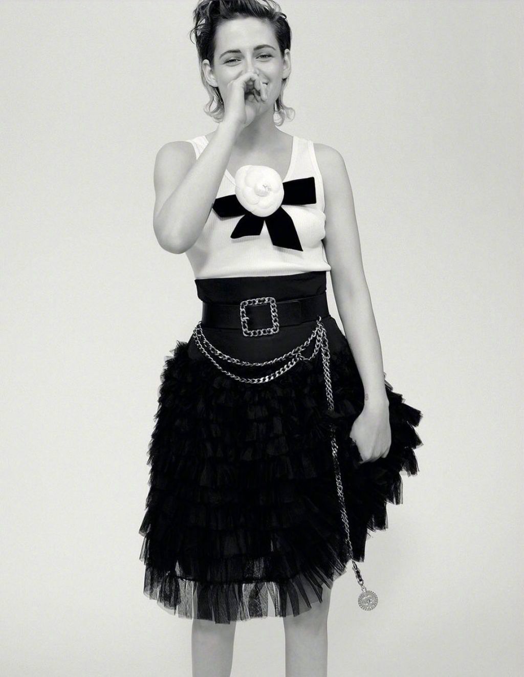 克里斯汀斯图尔特kristenstewart身穿chanel服饰登上mastermind