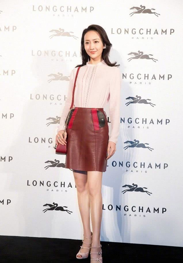 王鸥很好诠释了:只要你的气质好,简约风也可以穿出大牌的感觉!