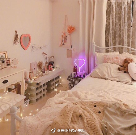 如果能拥有这么温暖的小房间真的是很幸福的事情啊