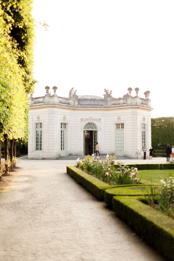 凡尔赛的后花园小特里亚农宫它位于法国凡尔赛宫的庭院