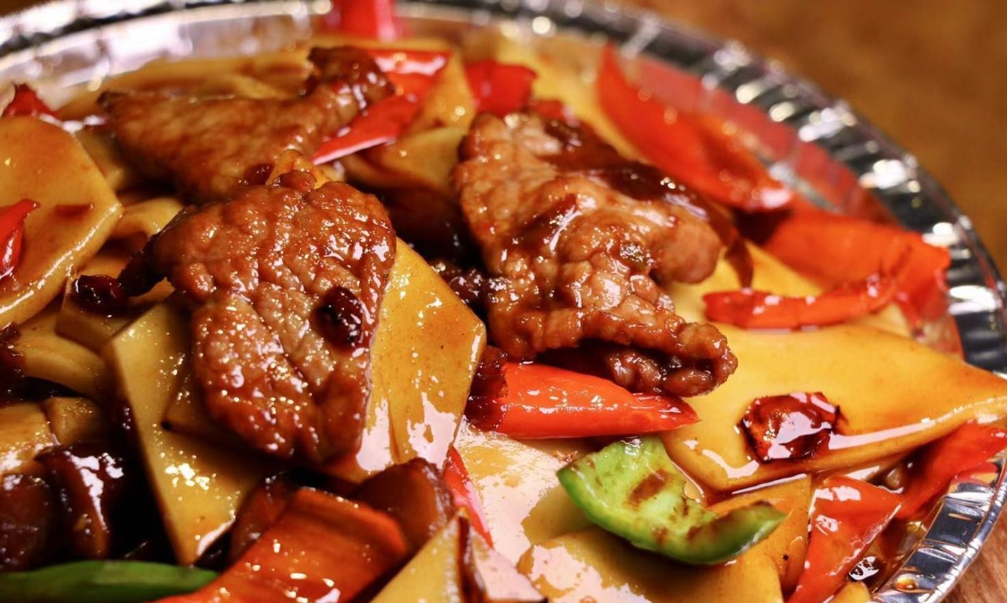 爱吃清真美食的你来集合了! 昆明这家在厂区里的店馋人味道