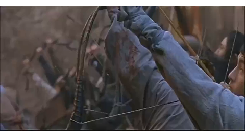 现代军人穿越到古代战场用机枪对战拿冷兵器的