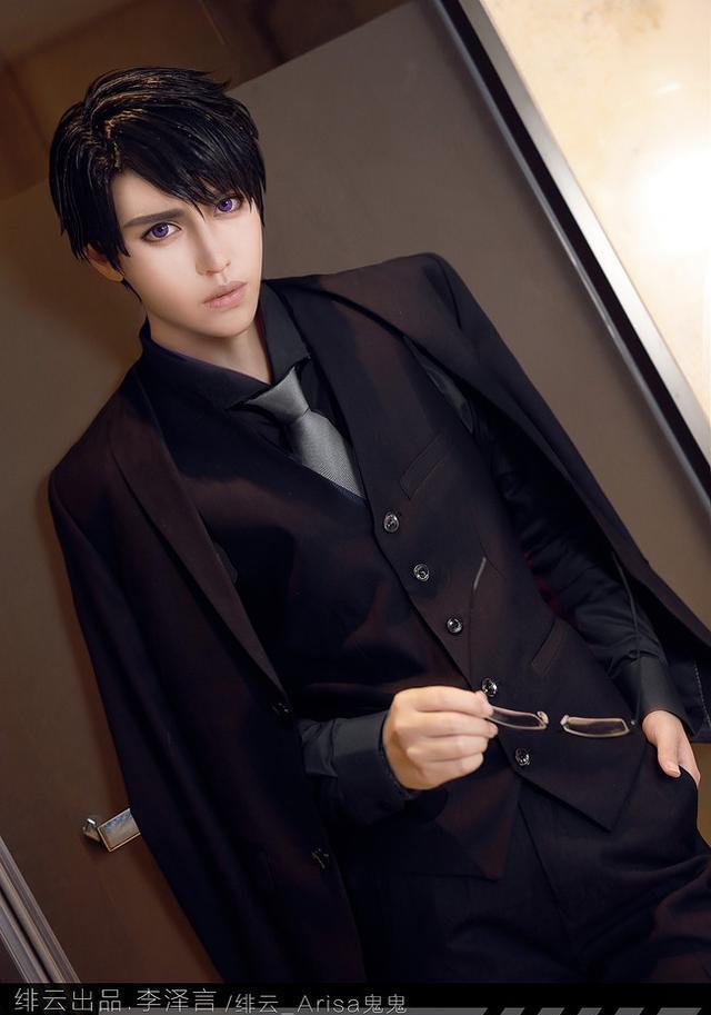 恋与制作人:李泽言同人cos,妹子帅起来没男人事系列!