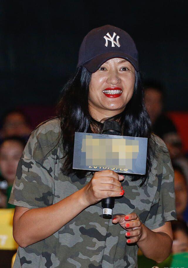 还记得昔日名模瞿颖吗? 如今47岁近照满脸油腻让人不敢认