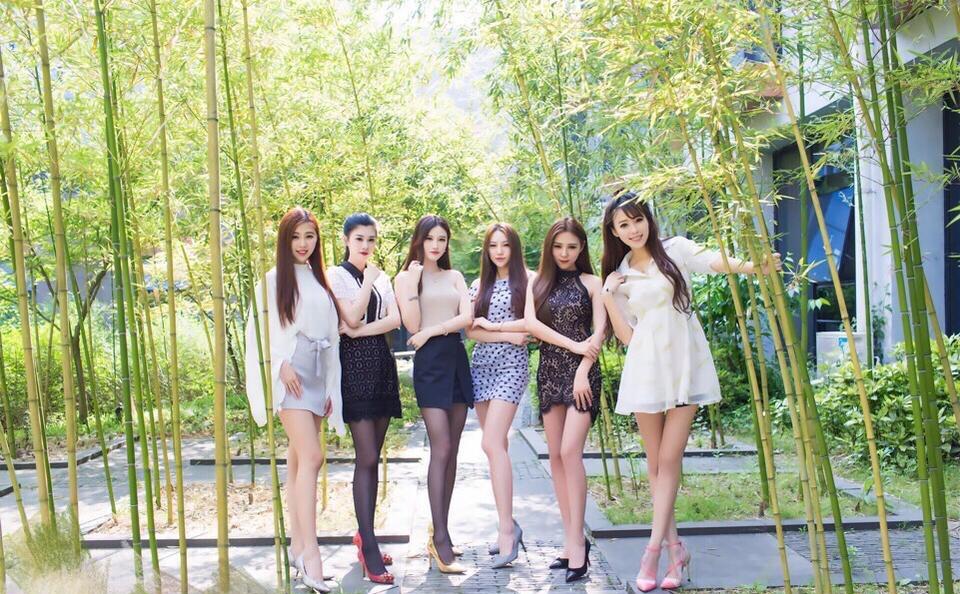 逆天的空姐合影全是大长腿