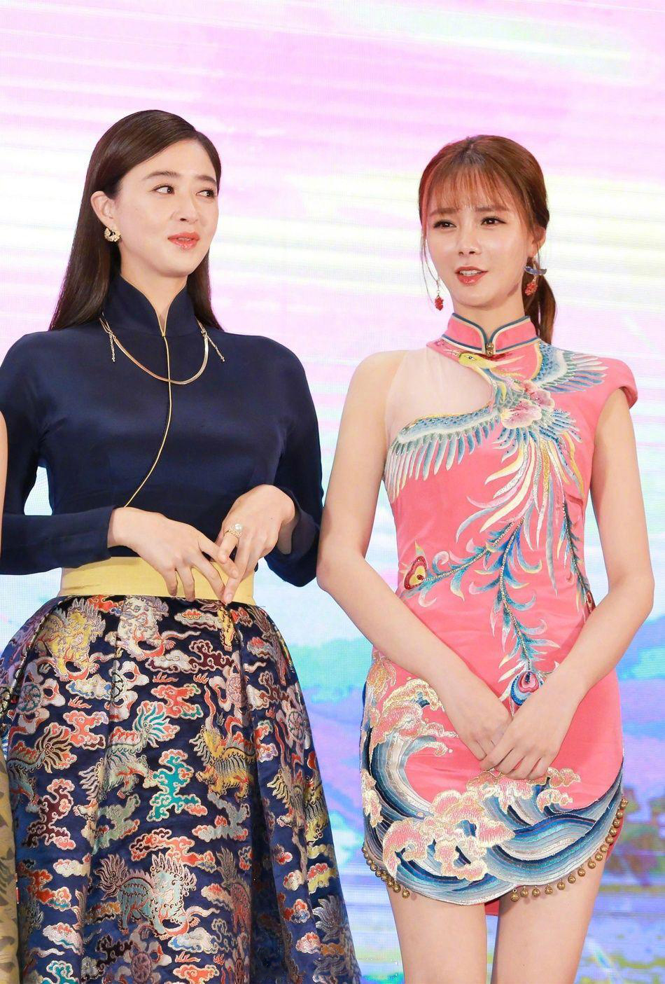 《天天向上》四小花旗袍装,其他三位温婉典雅,偏沈梦辰心机!