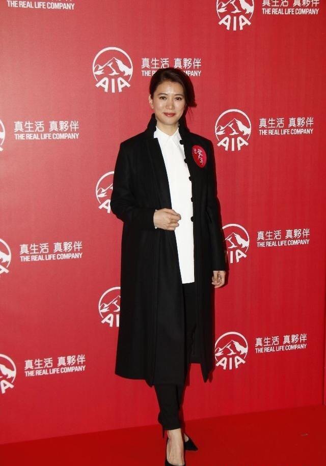 梁咏仪真敢穿全身上下就只穿一件西装网友张智霖该管管了