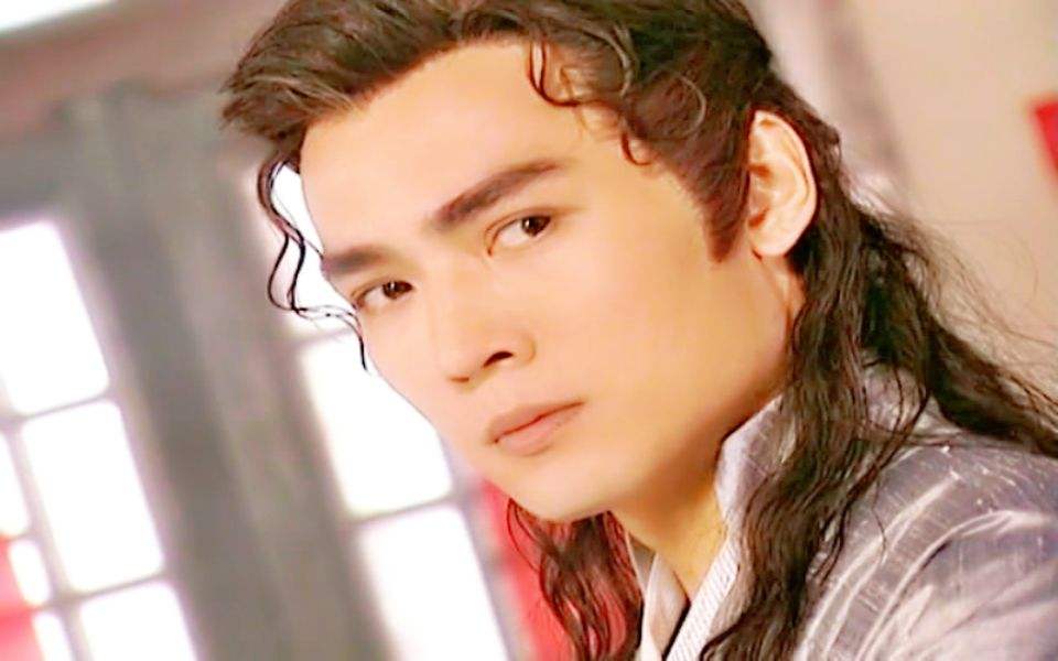 展昭,与蒋勤勤,朱茵合作的《苍天有泪》里,焦恩俊饰演的反一派展云翔