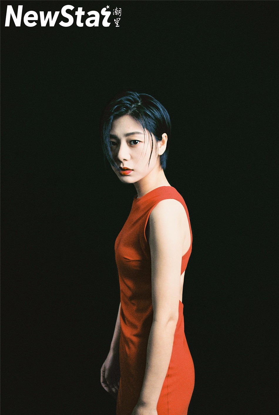 王真儿杂志大片曝光 冷艳有型气质撩人