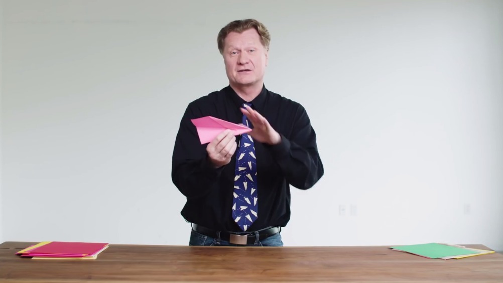 纸飞机怎么折才能飞得更远 ?吉尼斯世界纪录保