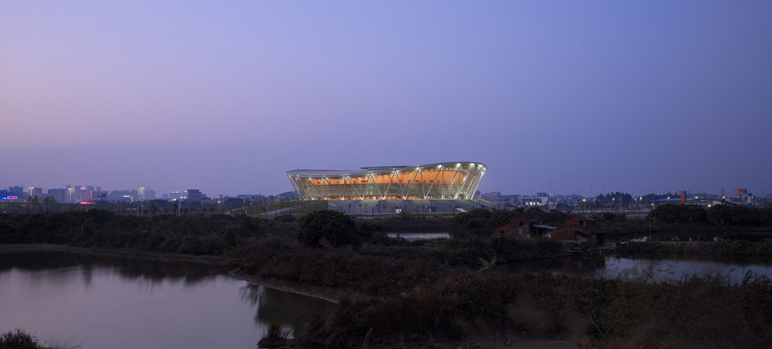 赛宾:中国东莞篮球中心|赛宾|体育馆|屋面_新浪新闻