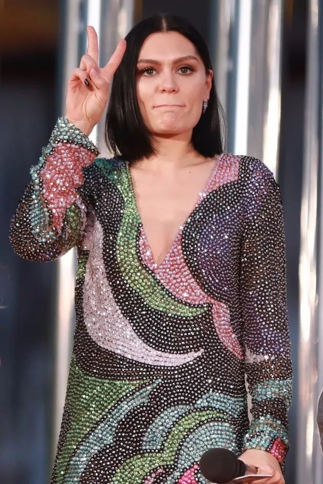 jessie j 歌手夺冠,外媒懵圈:啥?她去中国比赛了?
