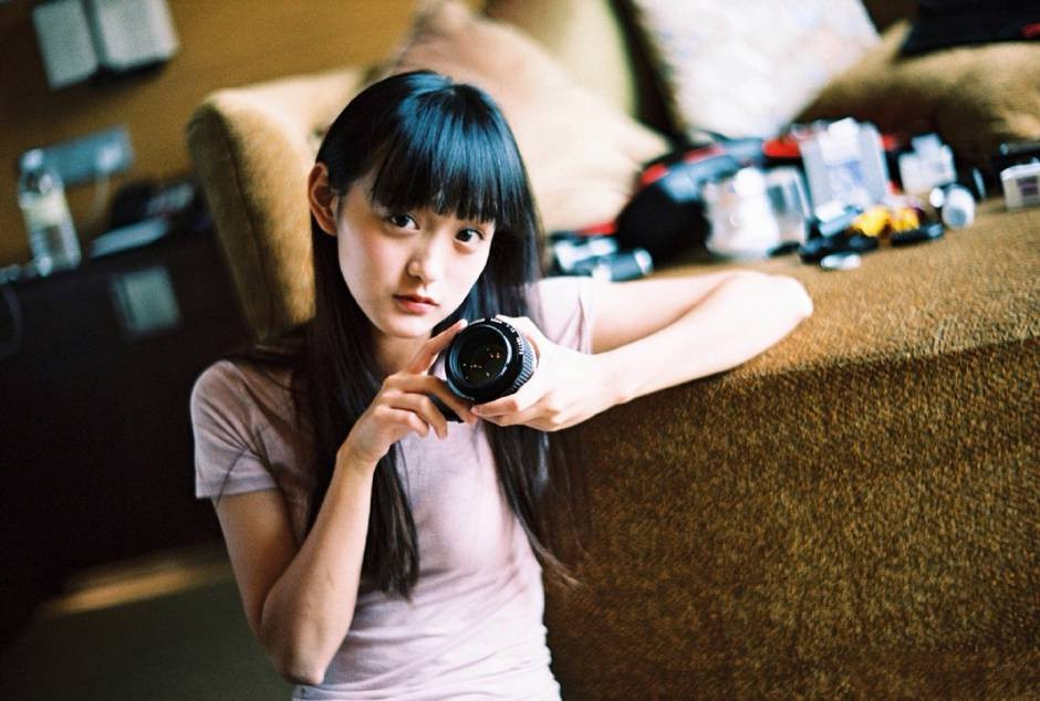 清纯美女何泓姗素颜私房照_新浪看点