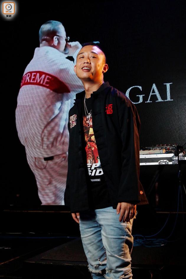 幸福有嘻哈gai周延婚后一改叛逆变顾家暖男