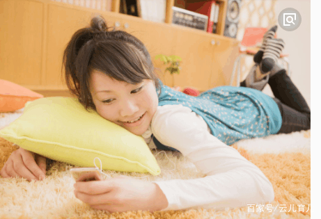 15岁女孩经常借宿同学家,父母得知夜不归宿原因,悔不当初