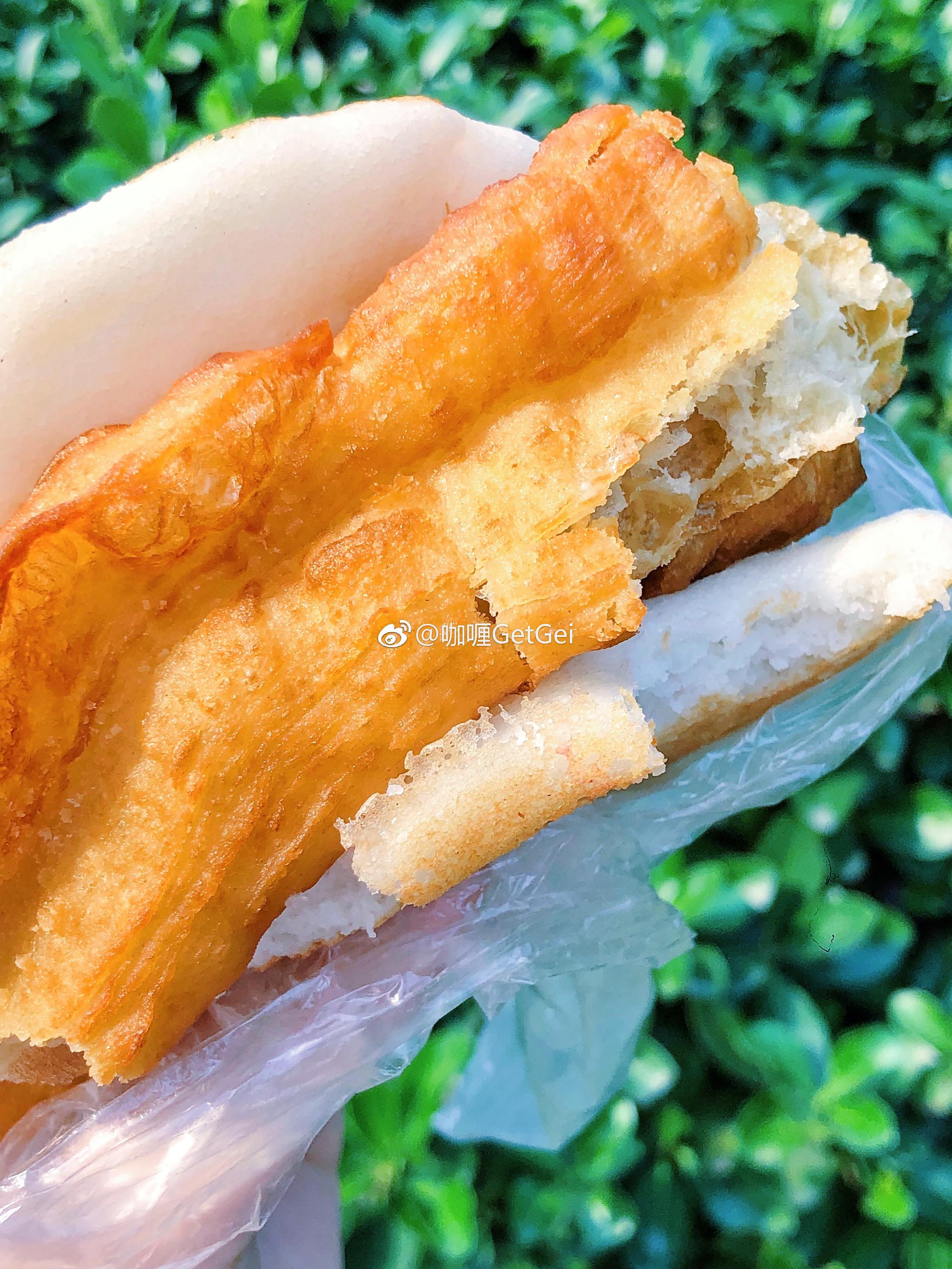 心心念念的米饭饼夹油条,终于在一个早起的早晨喜提