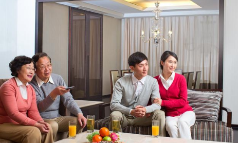 故事:离婚当天,公公婆婆放鞭炮庆祝,给我20万加一套