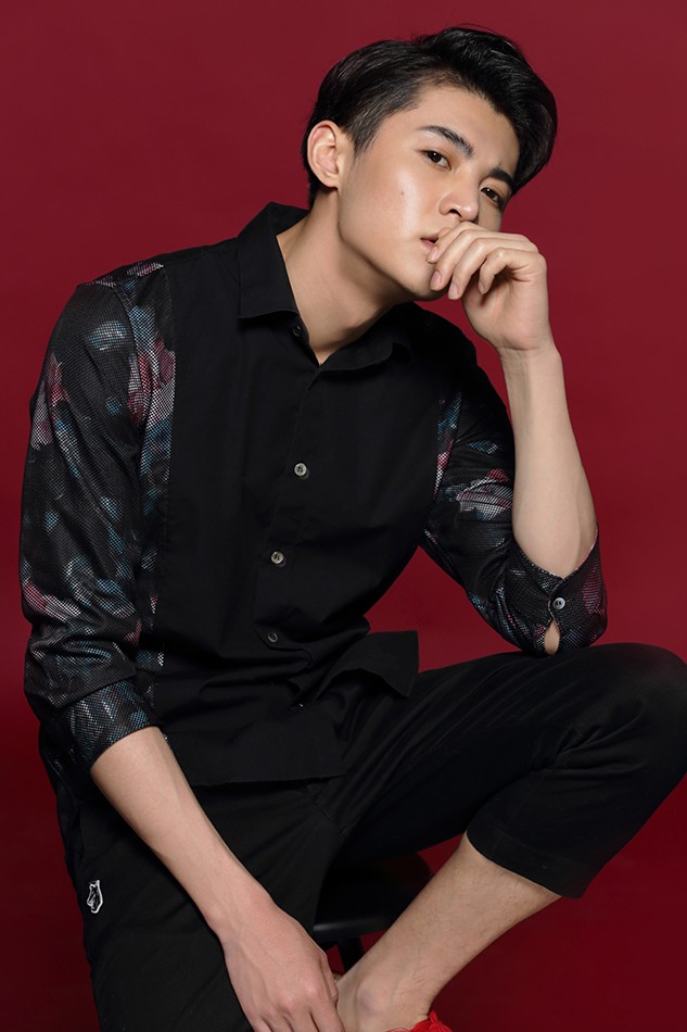 周骏超搭档李成儒绽放吧百合上演全武行