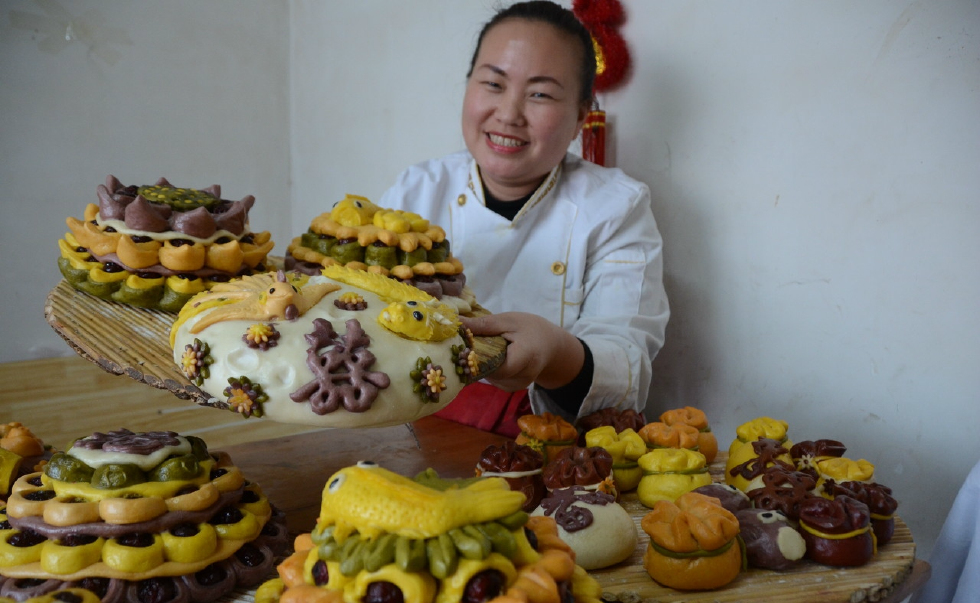 花糕是鲁西地区迎春节的传统面食,食材原料以枣和面